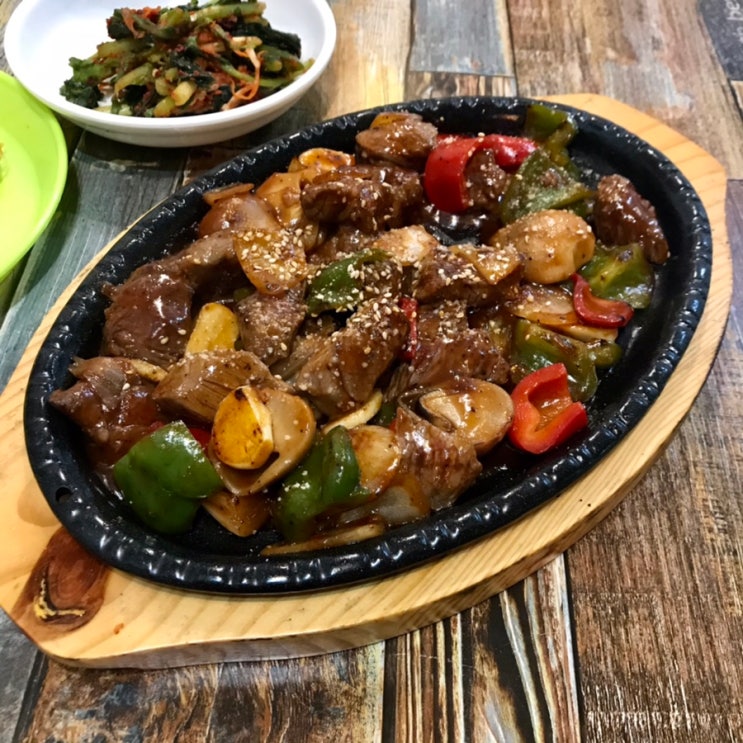 솜씨좋은 행님이 만들어주신 5개의 안주 쌍용동 하루네뒷고기 / 천안식후감