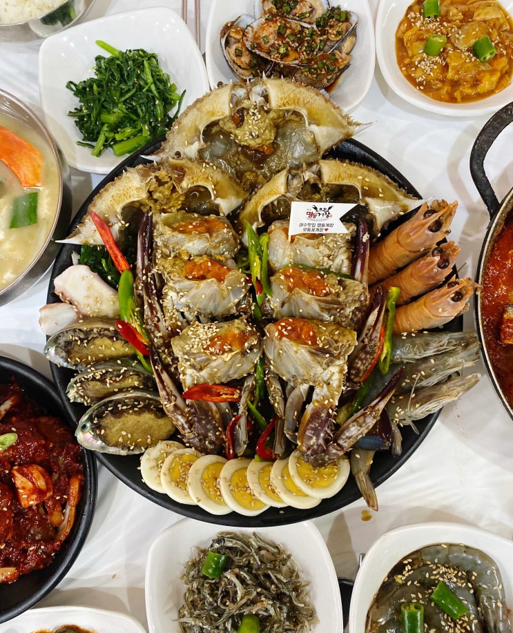  여수게장거리 맛집: 연예인들이 인증한 명동게장에서 꽃게장정식!