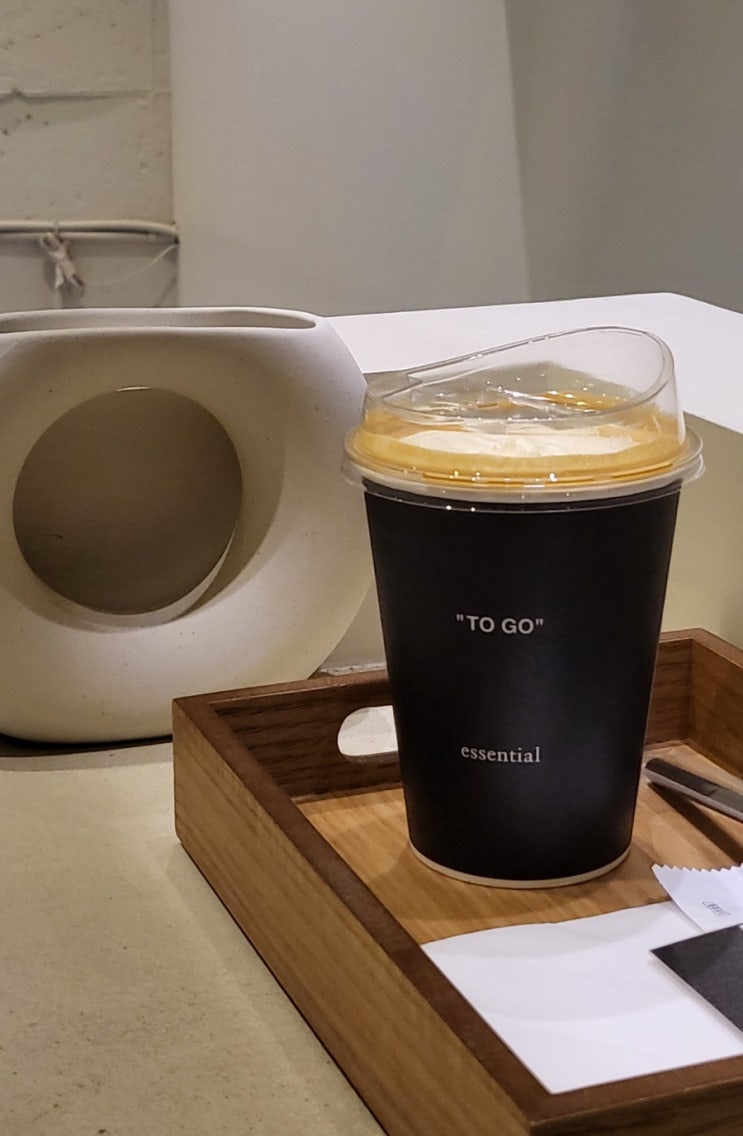  의왕카페 에센셜커피  Essential  :: 내손동에 위치한 감성카페