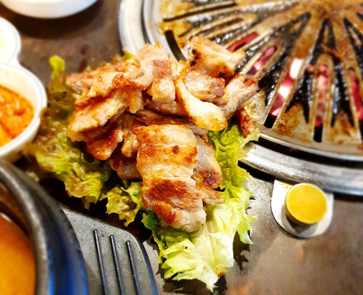  줄 서서 먹는 삼겹살집  1인분에 5천 원 수유동 "시골 농장'