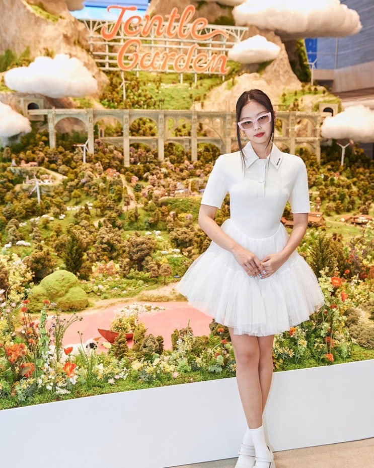 블랙핑크 제니, '젠틀 가든' 오픈되어 꿈의 디즈니동산 펼쳐져 웰컴 블링크 블랙핑크 제니, '젠틀 가든' 오픈되어 꿈의 디즈니동산 펼쳐져 웰컴 블링크