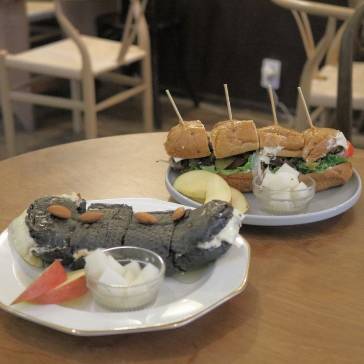  부천 상동 브런치 맛집 '걷다가봄' 수제 음료와 샌드위치