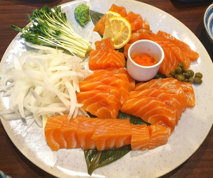  인천 가좌동 맛집 동네 선술집 사계시키에서 연어 차돌숙주볶음 타코와사비에 소주 한잔