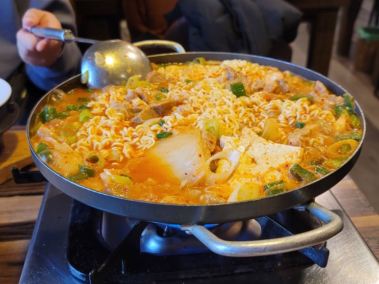  남대문 김치찌개 서울고기집 점심식사