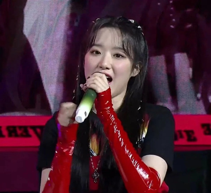  여자아이들 슈화 커스텀 마이크