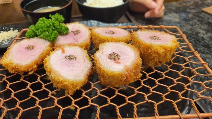  상수역 돈까스 맛집_정돈 홍대점