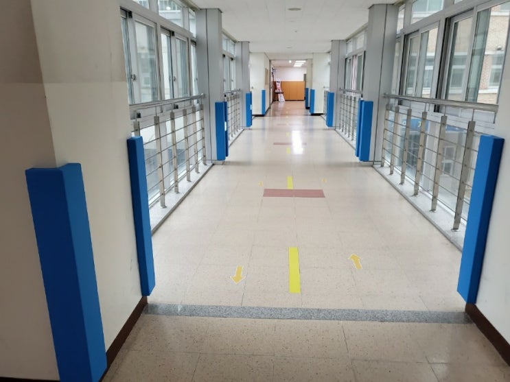  모서리쿠션으로 안전한 학교를 만들어주세요.
