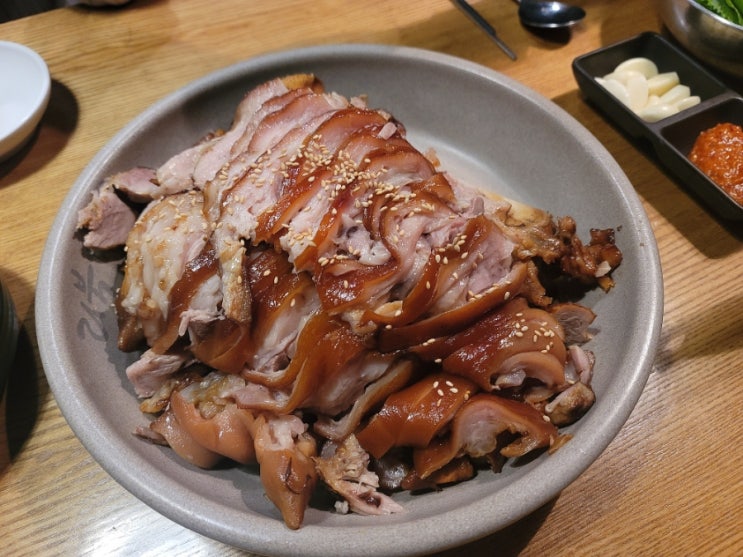  강남 논현역 영동시장 맛집, 족발이 맛있는 '리북집'