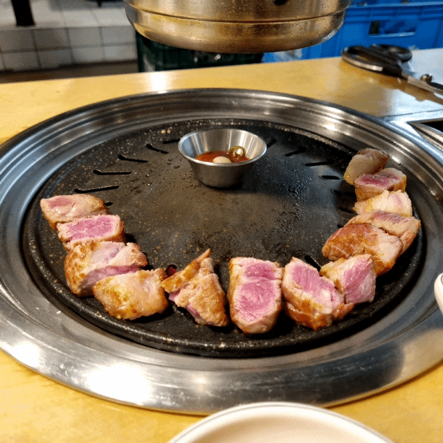  [혜화] 육식주 : 대학로삼겹살! 직접 구워주는 고기집!!