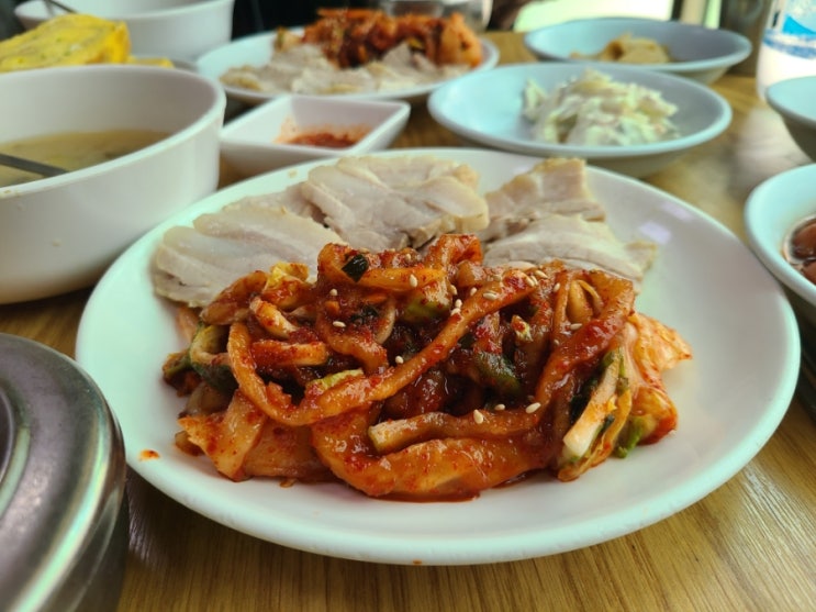  [충무로 맛집] 저렴하고 맛있는 보쌈정식! 홍탁집, 옛날5가 홍탁과 보쌈 (feat. 동국대, 동대입구,필동)