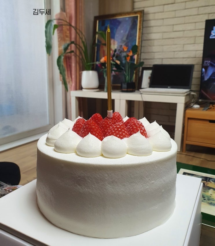 내돈내산 안산 딸기 생크림케이크 맛집 the 376 홀케이크 후기 내돈내산 안산 딸기 생크림케이크 맛집 the 376 홀케이크 후기