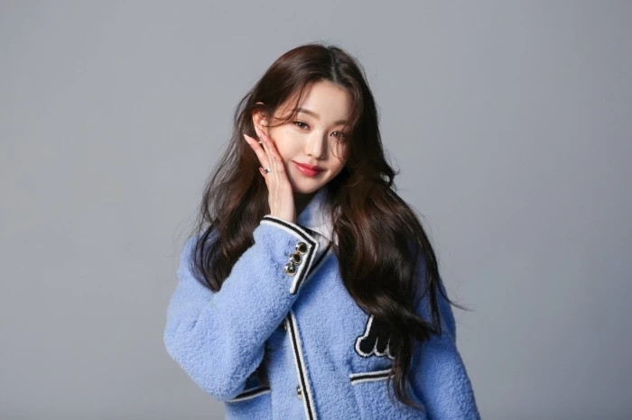 아이브 장원영, 유행 중인 로우라이즈 바지 선보여 "너무 화끈한 패션 선보였다" 아이브 장원영, 유행 중인 로우라이즈 바지 선보여 "너무 화끈한 패션 선보였다"
