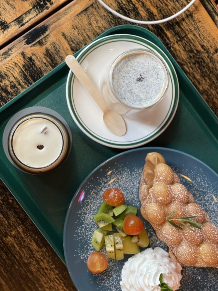  영등포구청디저트카페 카페 분 :  홍콩에그와플 존맛탱!