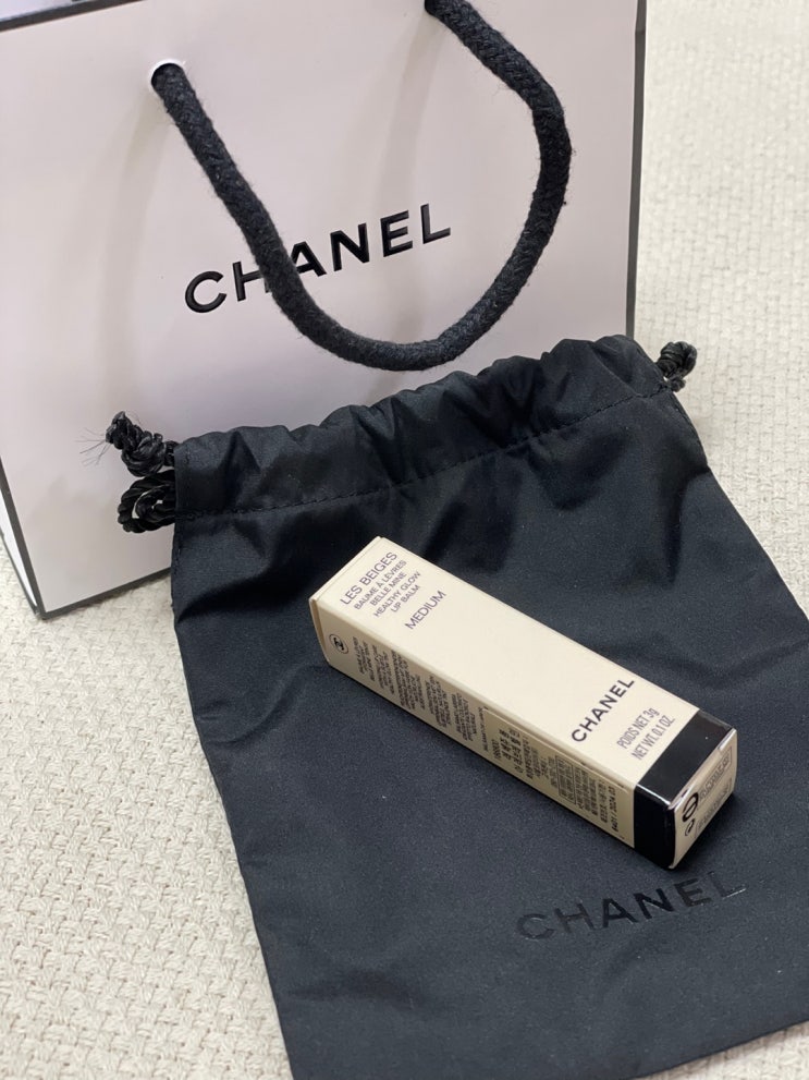  부담없이 사용하기 좋은 샤넬 립 밤 : CHANEL 레 베쥬 봄 아 레브레 벨 민 립밤
