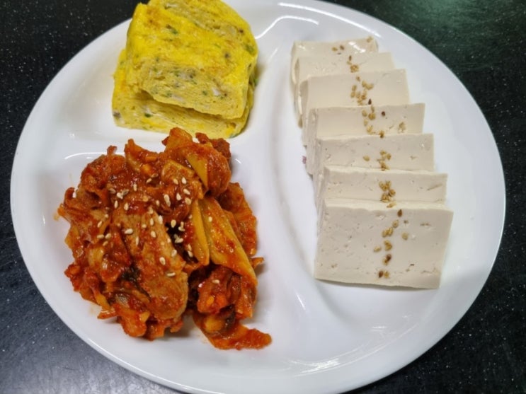  오늘의 집밥 저녁메뉴 두부김치 계란말이 간식 도토리부침개