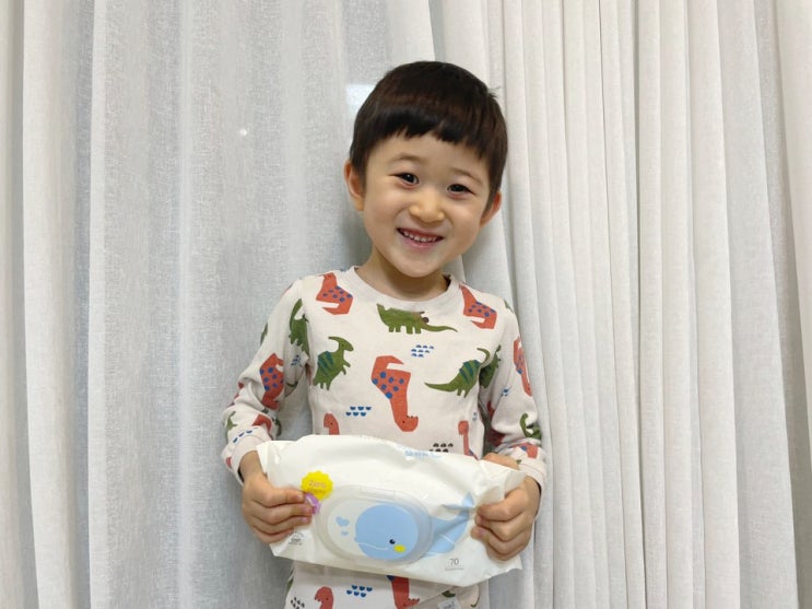  생분해되는 친환경물티슈! 미세 플라스틱 걱정 없는 아기 물티슈 <고래를 구하는 물티슈>