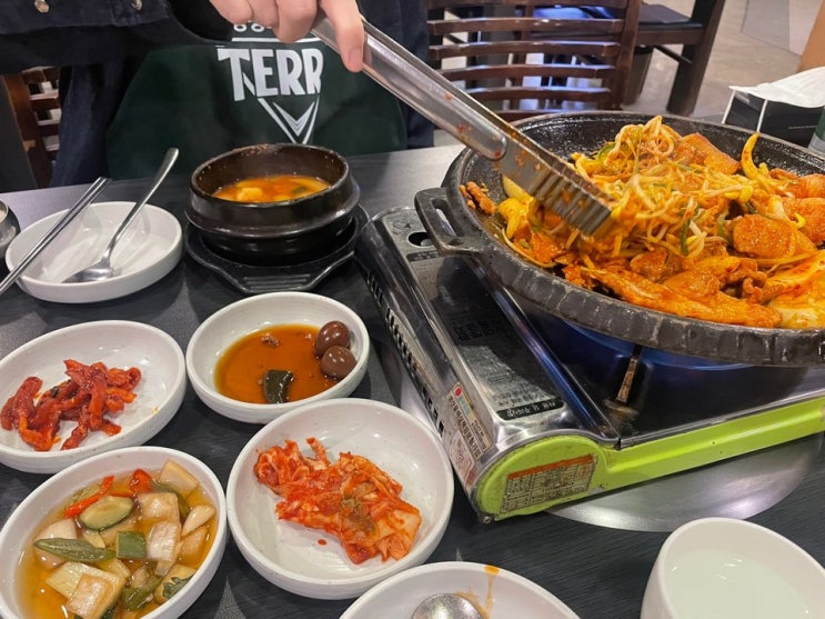  회식장소로 추천하는 명동, 을지로  고깃집 '흑돈가'