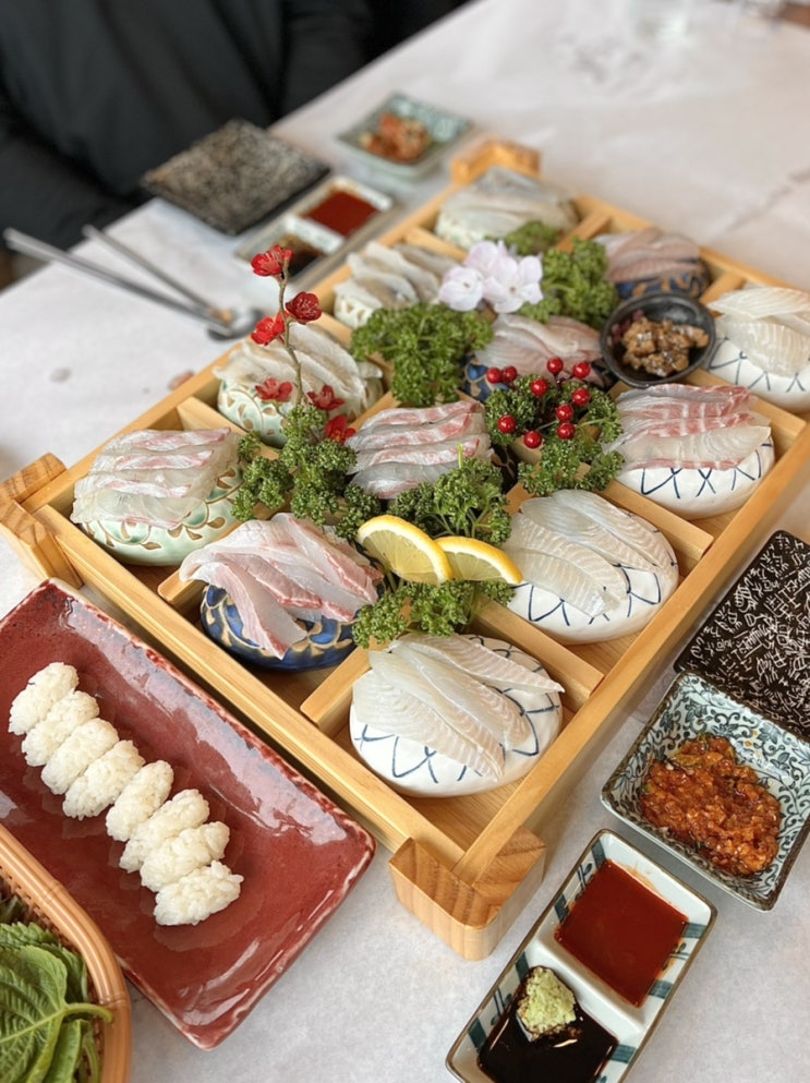  광안리 횟집 가족식사하기 좋은 산해횟집