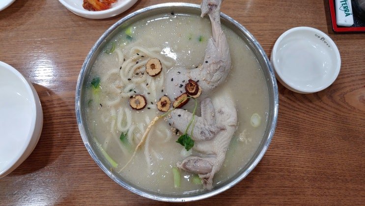 대구 용산역 홈플러스 맛집 현풍닭칼국수 삼계수육세트에 갈비고기만두로 혼밥 즐깁니다 대구 용산역 홈플러스 맛집 현풍닭칼국수 삼계수육세트에 갈비고기만두로 혼밥 즐깁니다
