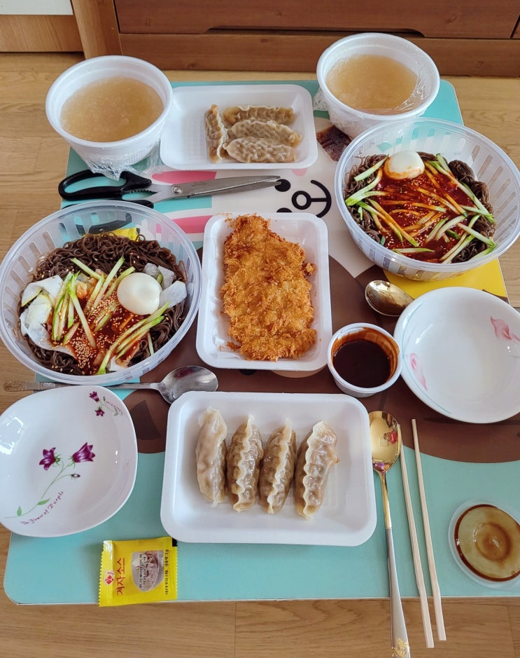  대한칡냉면 돈까스 배달 그리고 따사룸 주방 매트