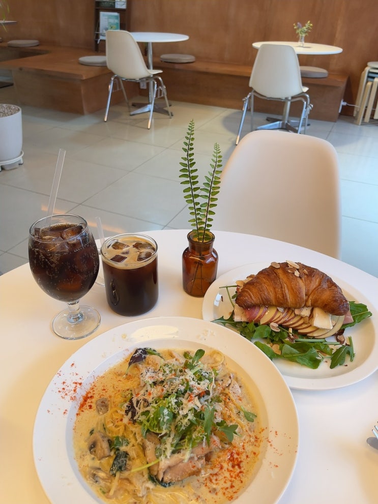  춘천 명동 맛집 감성 브런치카페 "빌리비"