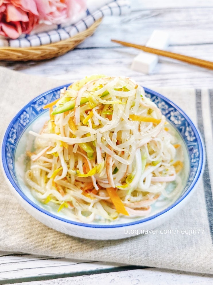 숙주무침 숙주맛살무침 상큼하게 입맛 돋우는 아삭한 숙주나물 요리 숙주무침 숙주맛살무침 상큼하게 입맛 돋우는 아삭한 숙주나물 요리