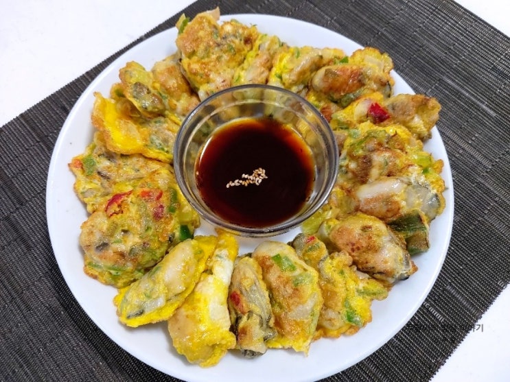  굴전 맛있게 만드는 법과 굴 라면 시원하게 끓이는 법 : 굴로 즐기는 3가지 메뉴