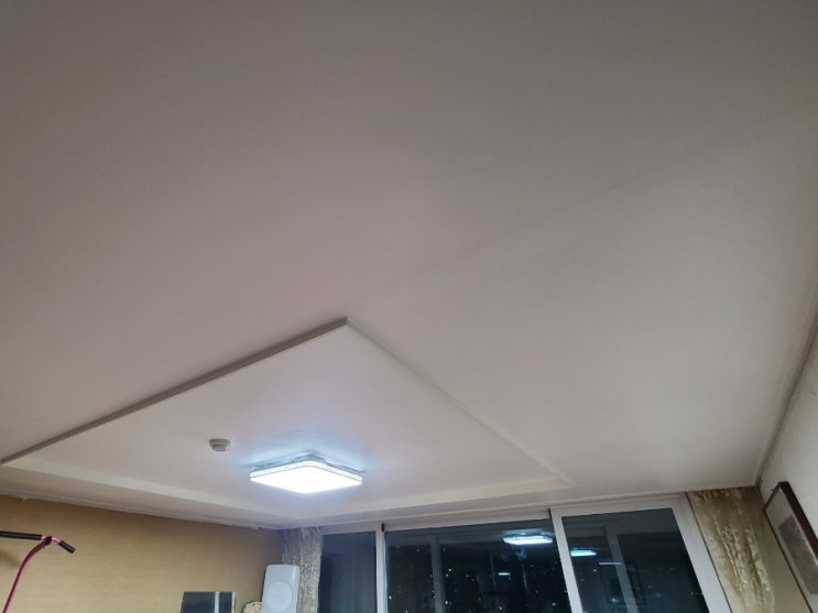  이번엔 거실 우물천장 몰딩과 마이너스 몰딩 셀프 교체해 보기