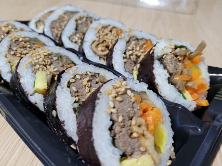  얌샘김밥 참치김밥 vs 이마트 불고기 김밥
