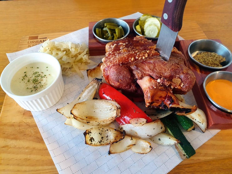  강변역 맛집 어반나이프 슈바인학센 잠봉뵈르 샌드위치 꿀맛