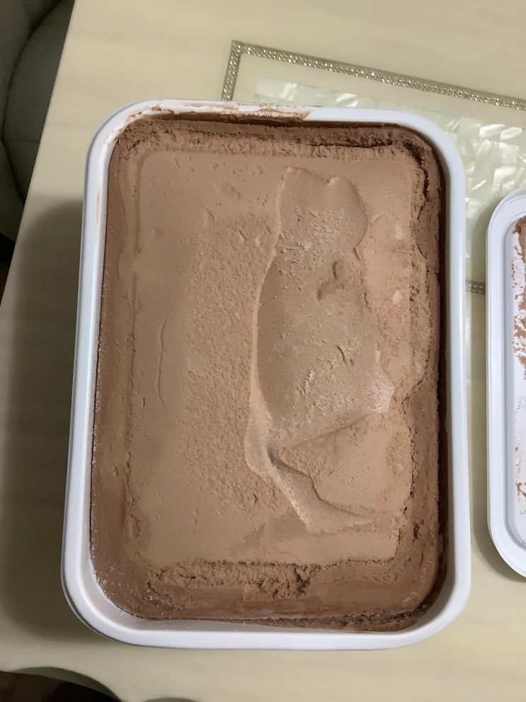  대용량 초코 아이스크림 먹어보았습니다