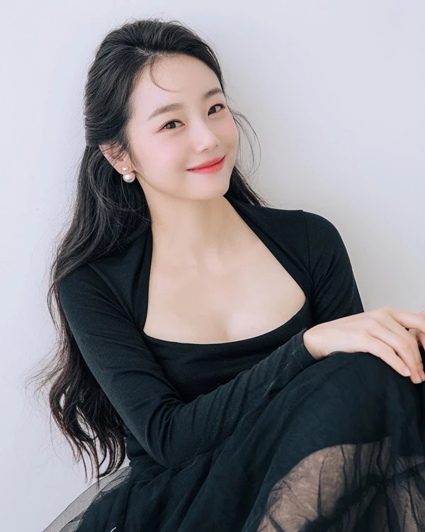'서울대 출신 여배우' 이시원이 올린 비키니 사진, 동안 미모에 반전 몸매 뽐내 "모두가 깜놀" '서울대 출신 여배우' 이시원이 올린 비키니 사진, 동안 미모에 반전 몸매 뽐내 "모두가 깜놀"