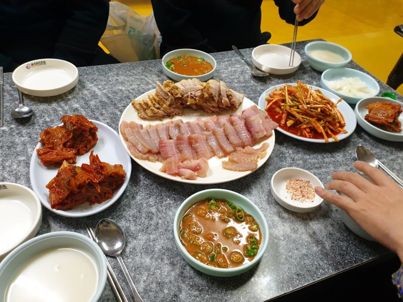 [용산/삼각지] 황토마당: 노포 느낌 팍팍! 흑산도 홍어삼합 찐 맛집