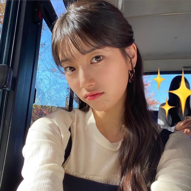 수지 · 블랙핑크 로제, 사전 친분 없는데 같은 장소 같은 구도에서 찍은 사진들 "이게 우연일까?" 수지 · 블랙핑크 로제, 사전 친분 없는데 같은 장소 같은 구도에서 찍은 사진들 "이게 우연일까?"