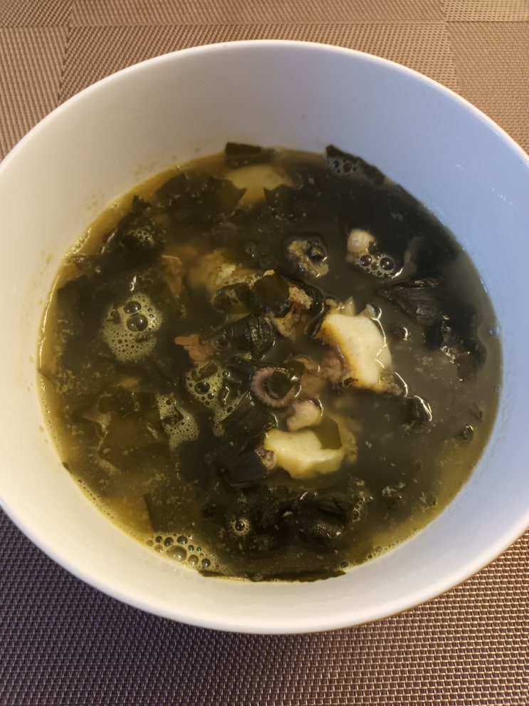  소고기 미역국 맛있게 끓이는 방법 알아보고 소고기 미역국 끓이는 법