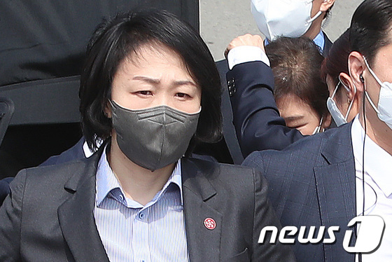 박근혜 달성군 사저 소주병 테러 ㅎㄷㄷ 움짤.gif 박근혜 달성군 사저 소주병 테러 ㅎㄷㄷ 움짤.gif