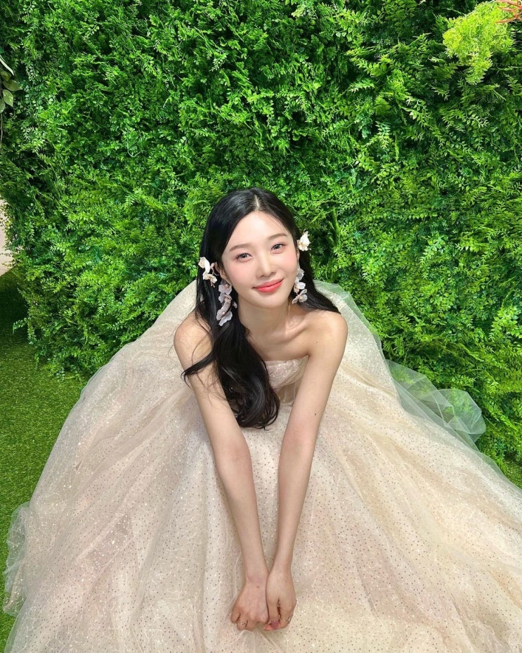레드벨벳 조이, 오프숄더 드레스 입고 봄내음이 풍겨나올 듯한 화사한 분위기 레드벨벳 조이, 오프숄더 드레스 입고 봄내음이 풍겨나올 듯한 화사한 분위기