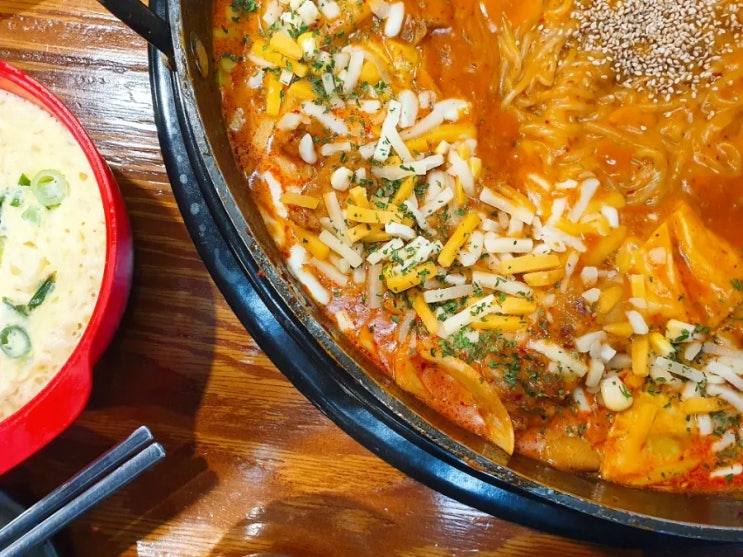 사랑의 꽈배기보고 '유가네닭갈비 서면본점'으로 달려간 썰 (feat, 로제닭갈비) 사랑의 꽈배기보고 '유가네닭갈비 서면본점'으로 달려간 썰 (feat, 로제닭갈비)