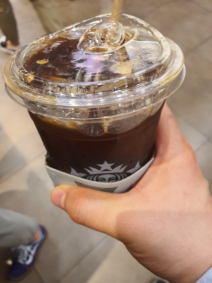  스타벅스 구리 돌다리점 선물 쿠폰으로 아이스 아메리카노 구입