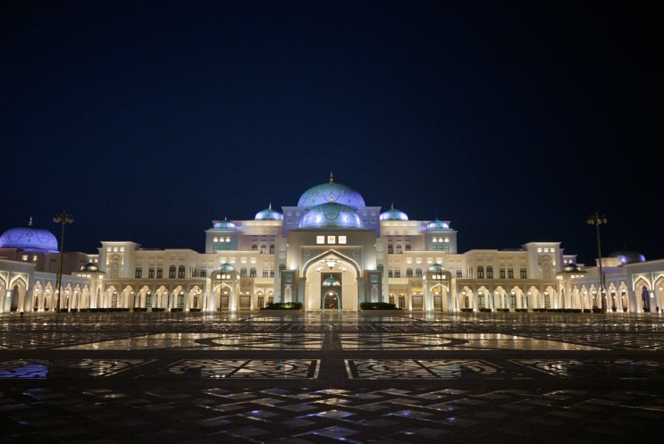  아부다비 여행 대통령 궁 카사르 알와탄 라이트 쇼 백번 천번 보세요 Qasr Al Watan