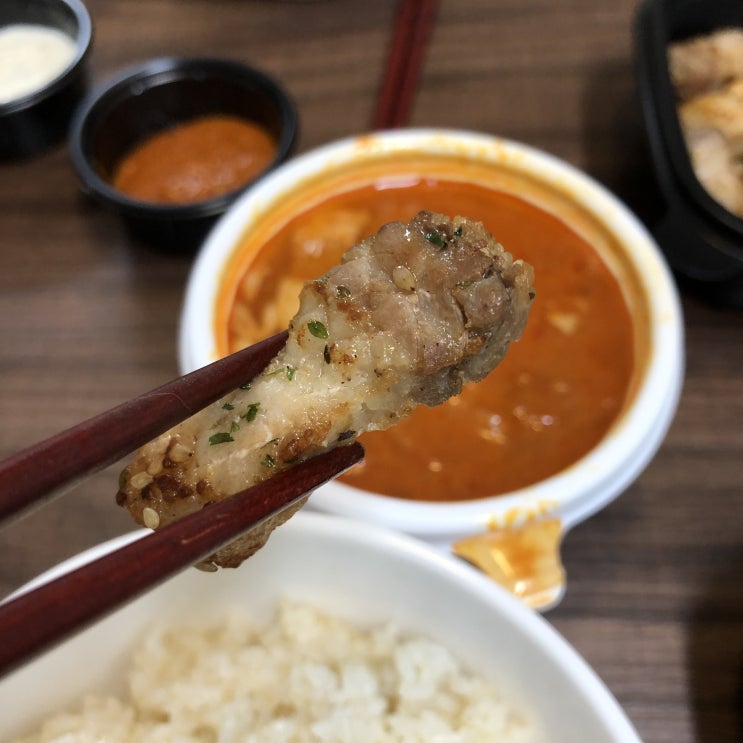 부드러운 김포삼겹살은 김포배달맛집 김충기꽃삼겹 사우점