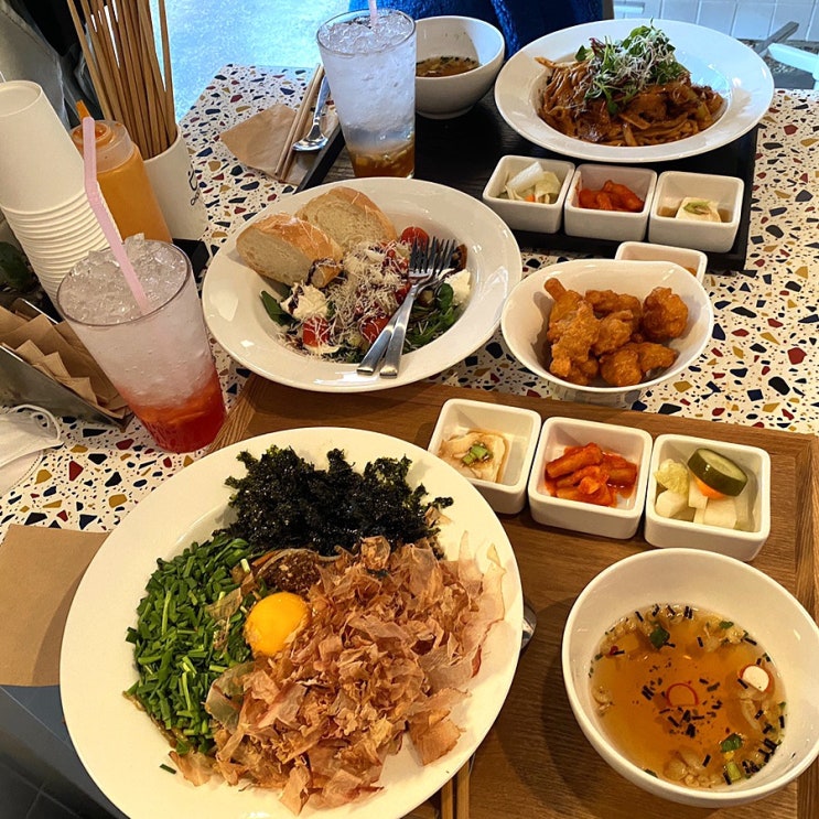  홍대 혼밥 맛집 이양권반상에서 마제소바, 로제육 후기