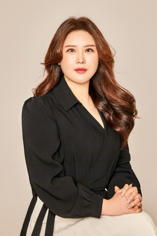  잠실에서 메이크업받고 가셨던 원장님 프로필 너무 이쁜거 아닌가요