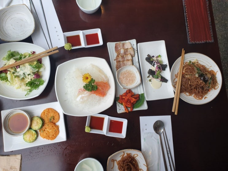 특별한 날 손님 접대에 좋은 강남역 한정식 맛집 노랑저고리 룸예약가능