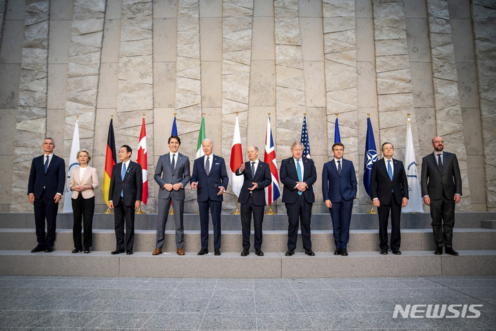 G7 정상들 "러시아, 핵·화학무기 사용말라"…추가 제재 경고 G7 정상들 "러시아, 핵·화학무기 사용말라"…추가 제재 경고