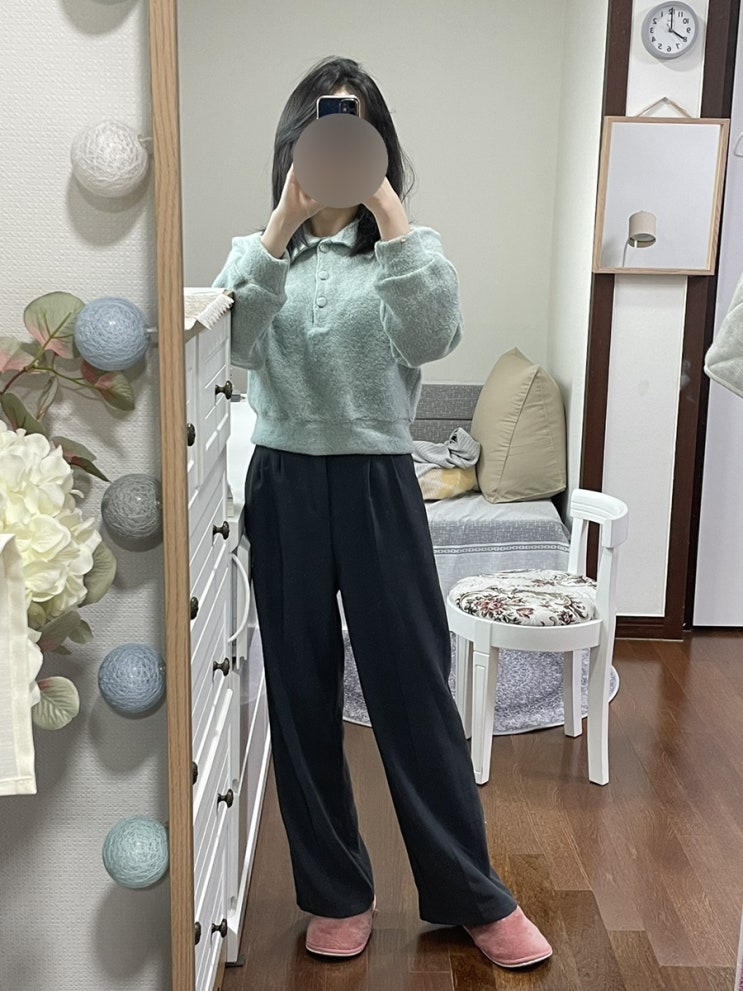  [ootd] 오늘 출근룩 : 라티젠 민트카라크롭니트, 차콜 와이드 슬랙스
