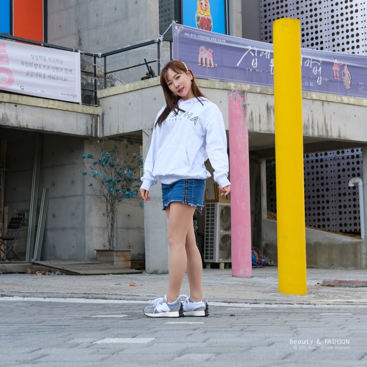 아가타파리 맨투맨 오버핏 후드티 OOTD 봄 스트릿패션 데일리룩 아가타파리 맨투맨 오버핏 후드티 OOTD 봄 스트릿패션 데일리룩