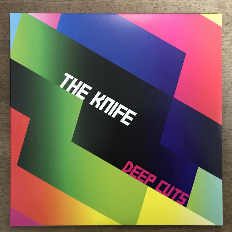 [LP, 엘피] The Knife(더 나이프) - Deep Cuts (팀 데뷔 20주년 기념 마젠타 바이닐, 4000장 한정) + Pass This On (7인치 싱글)