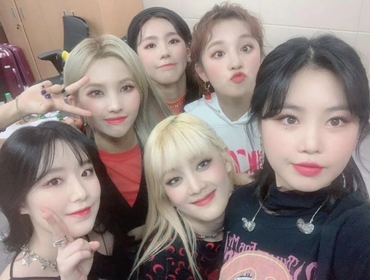 아이유, 압도적 격차로 여자 가수 1위에 올라...한국기업평판연구소가 발표한 내용 아이유, 압도적 격차로 여자 가수 1위에 올라...한국기업평판연구소가 발표한 내용