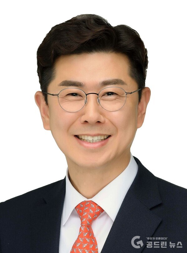  <공드린뉴스> 제8회 전국동시지방선거 인터뷰 14 - 경기도의원 윤충식 예비후보